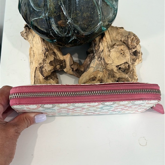 Coach Multicolor Signature Wallet - Picture 9 of 11